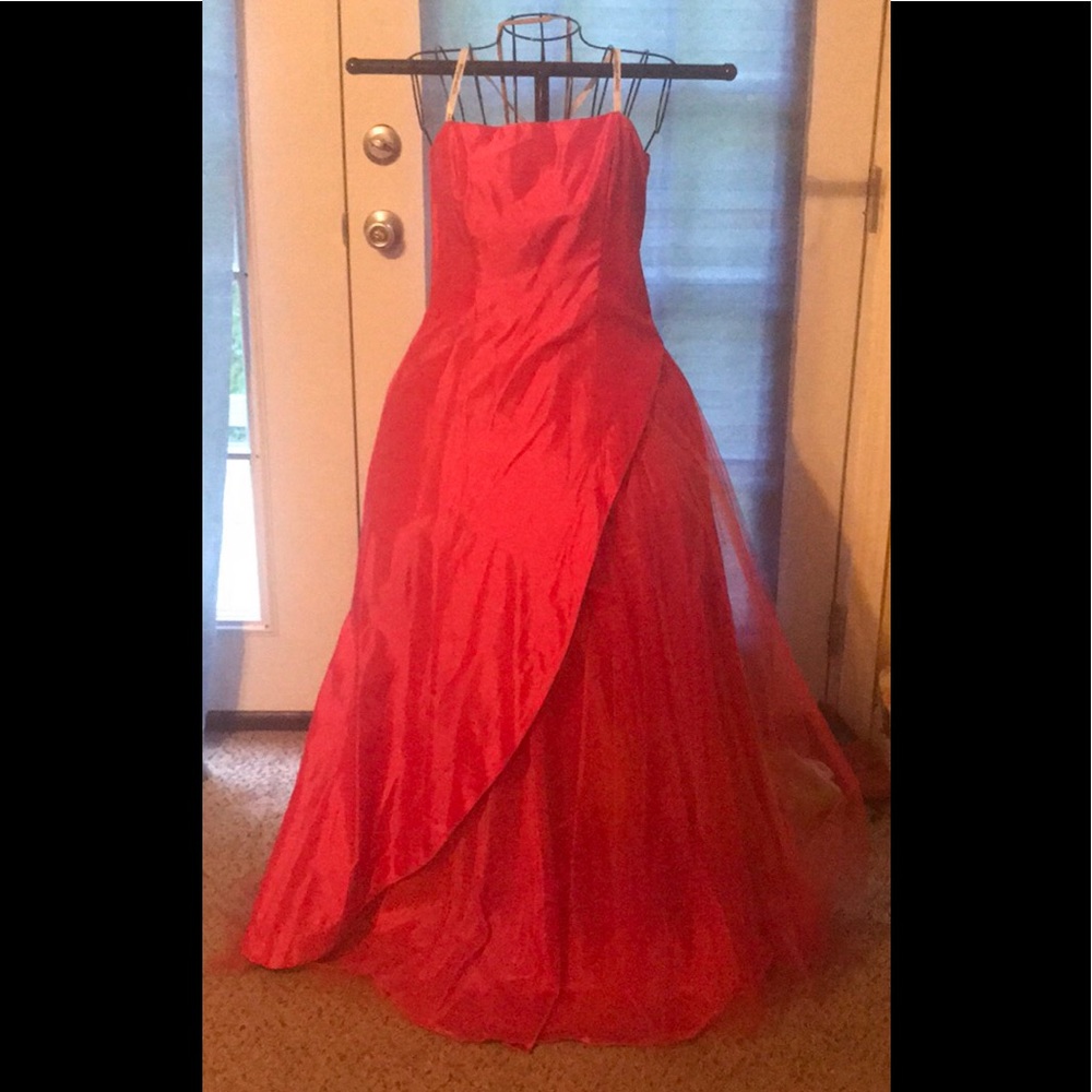 Morgan and co hot pink evening gown